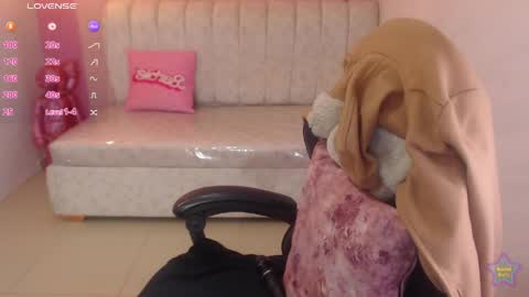 Snapshot of madhison_klain_s chatting on May 13, 2026, 8:27 pm Madhison online show from May 13, 2026, 8:27 pm
