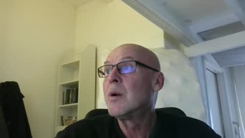 Snapshot of madio1187940 chatting on December 3, 2025, 1:31 pm madio1187940 online show from December 3, 2025, 1:31 pm