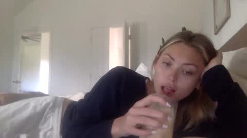 Snapshot of madirose69 chatting on October 7, 2025, 3:42 pm mari rose online show from October 7, 2025, 3:42 pm