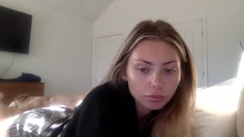 Snapshot of madirose69 chatting on October 17, 2025, 1:57 pm mari rose online show from October 17, 2025, 1:57 pm