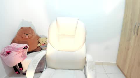 Snapshot of madison_montes chatting on April 23, 2026, 7:52 am madison montes online show from April 23, 2026, 7:52 am