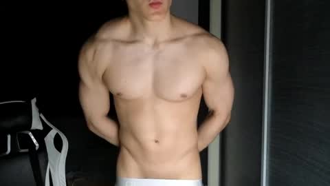 madisonboy2 online show from May 6, 2026, 11:54 pm