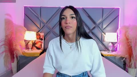 Snapshot of madisonherrera chatting on May 21, 2026, 5:20 pm Maddi online show from May 21, 2026, 5:20 pm