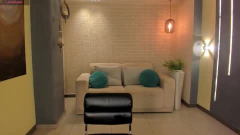 Snapshot of madisonkane chatting on October 18, 2025, 11:33 am Madison Kane online show from October 18, 2025, 11:33 am