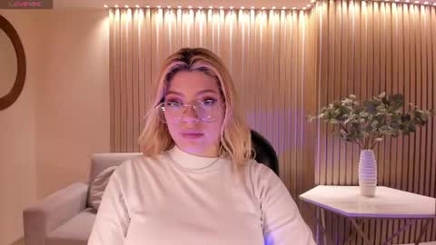 Snapshot of madisonkane chatting on June 20, 2026, 11:02 am Madison Kane online show from June 20, 2026, 11:02 am