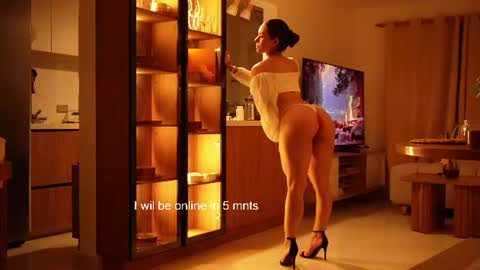 madisonlara online show from July 19, 2026, 4:22 pm