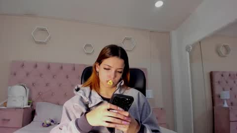 Snapshot of madisonsky_ chatting on November 16, 2025, 12:44 pm madison online show from November 16, 2025, 12:44 pm