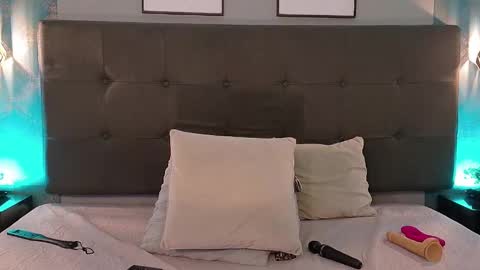 Madison Smith online show from March 7, 2025, 2:04 am