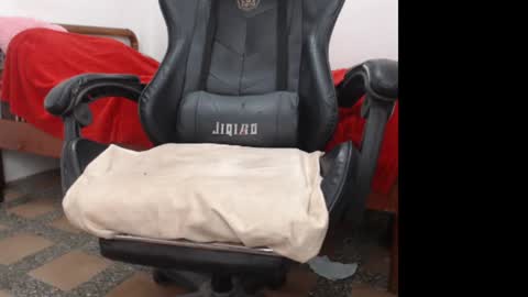 Snapshot of maduro_hot123 chatting on December 9, 2024, 11:36 am geminis hot online show from December 9, 2024, 11:36 am