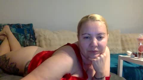 Snapshot of mady26 chatting on April 21, 2026, 8:44 pm Mady online show from April 21, 2026, 8:44 pm