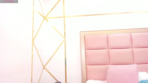 Snapshot of mady_edwards chatting on December 25, 2024, 9:00 pm Mady online show from December 25, 2024, 9:00 pm