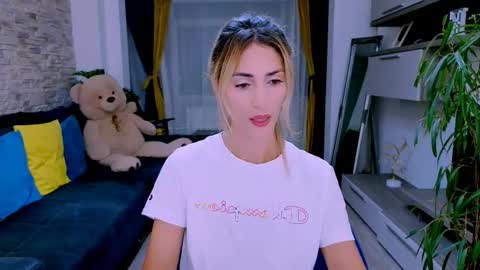 Madye Roberts online show from September 12, 2025, 9:59 pm