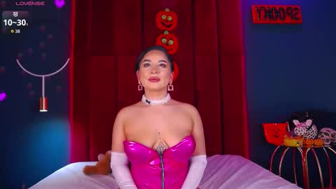 Snapshot of madyluxx chatting on October 31, 2025, 8:21 pm MadyLuxx online show from October 31, 2025, 8:21 pm