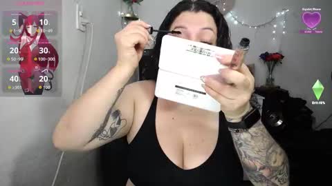 Snapshot of madyson_hof chatting on October 8, 2025, 3:15 am MADY online show from October 8, 2025, 3:15 am