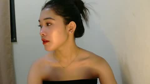 Snapshot of mae_luna chatting on June 18, 2026, 11:53 pm mae_luna online show from June 18, 2026, 11:53 pm