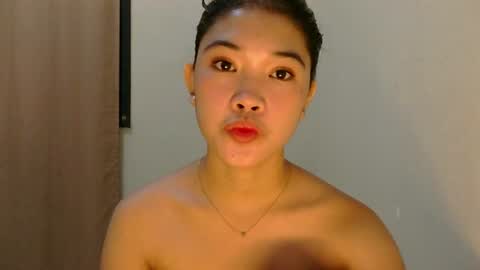 Snapshot of mae_luna chatting on June 22, 2026, 12:02 am mae_luna online show from June 22, 2026, 12:02 am