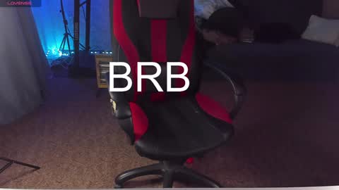 Snapshot of maevee chatting on December 4, 2024, 9:07 am Maevee online show from December 4, 2024, 9:07 am