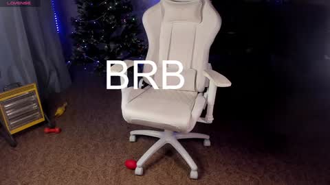 Snapshot of maevee chatting on January 3, 2025, 9:15 am Maevee online show from January 3, 2025, 9:15 am