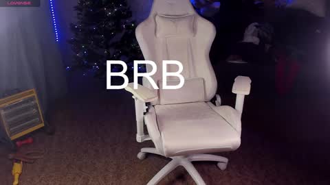 Snapshot of maevee chatting on January 26, 2025, 11:17 am Maevee online show from January 26, 2025, 11:17 am