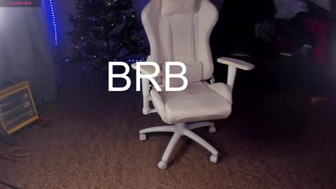 Snapshot of maevee chatting on February 1, 2025, 10:15 am Maevee online show from February 1, 2025, 10:15 am