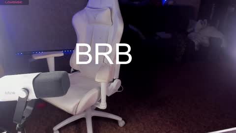 Snapshot of maevee chatting on February 24, 2025, 9:53 am Maevee online show from February 24, 2025, 9:53 am