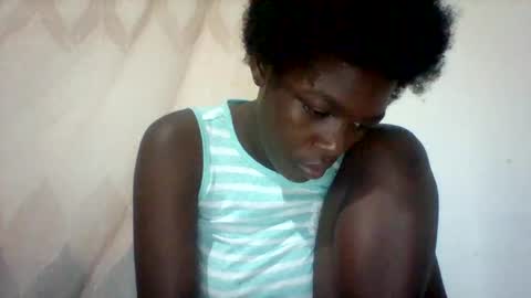 Snapshot of maevre_ chatting on February 6, 2026, 8:01 pm maevre_ online show from February 6, 2026, 8:01 pm