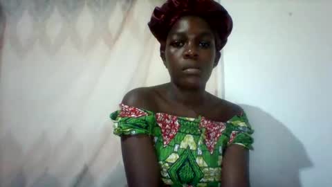Snapshot of maevre_ chatting on February 15, 2026, 7:43 pm maevre_ online show from February 15, 2026, 7:43 pm