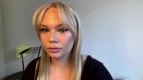 Molly online show from April 26, 2026, 3:10 pm