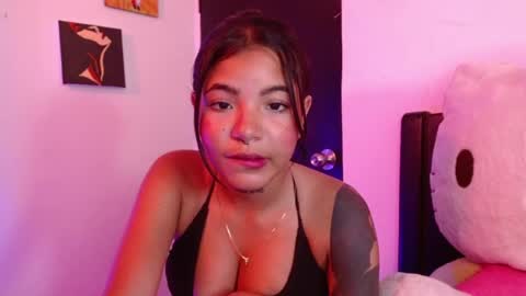 Snapshot of maggie_love77 chatting on March 21, 2026, 6:33 pm maggie online show from March 21, 2026, 6:33 pm