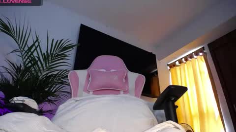 Snapshot of maggie_raver chatting on January 21, 2025, 3:21 pm maggie online show from January 21, 2025, 3:21 pm