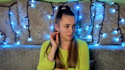 Snapshot of maggiecake chatting on January 28, 2025, 1:50 am Maggie online show from January 28, 2025, 1:50 am