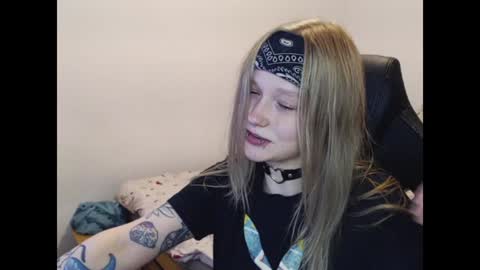 Magdalene Swaggy online show from December 4, 2024, 9:02 pm