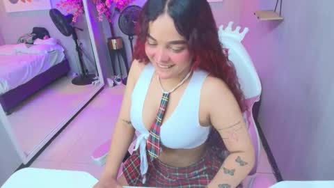 Maggy online show from November 25, 2025, 4:01 am