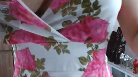 Snapshot of maghenta chatting on December 19, 2025, 8:16 pm Maghenta-MS mature online show from December 19, 2025, 8:16 pm