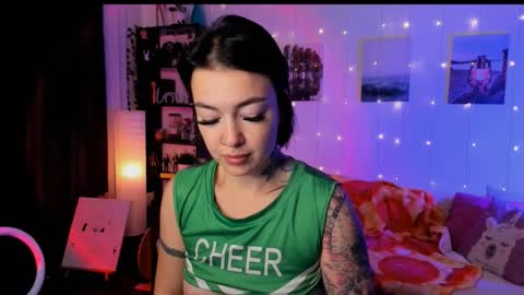 Snapshot of magic_alie chatting on December 2, 2025, 6:41 am Magic Allie online show from December 2, 2025, 6:41 am