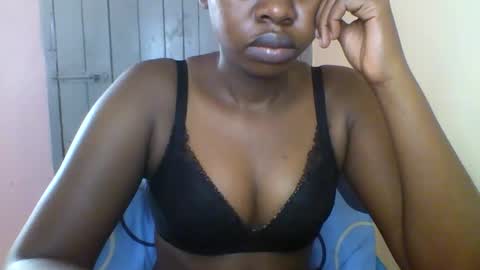Snapshot of magic_bliss chatting on June 7, 2026, 5:00 am Bliss online show from June 7, 2026, 5:00 am