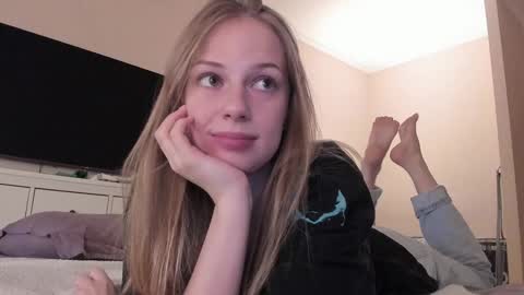 Snapshot of magic_couple13 chatting on December 5, 2024, 2:11 pm Alice online show from December 5, 2024, 2:11 pm