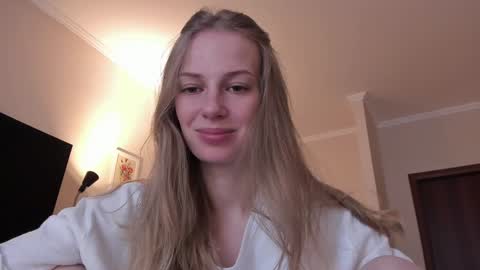 Snapshot of magic_couple13 chatting on December 18, 2024, 9:36 am Alice online show from December 18, 2024, 9:36 am