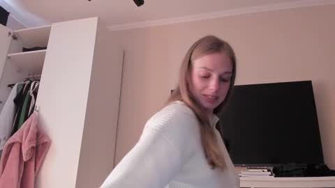 Snapshot of magic_couple13 chatting on February 18, 2025, 11:55 am Alice online show from February 18, 2025, 11:55 am