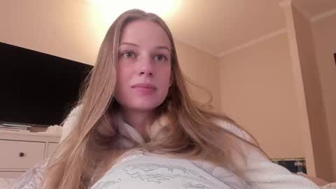 Snapshot of magic_couple13 chatting on February 25, 2025, 12:24 pm Alice online show from February 25, 2025, 12:24 pm