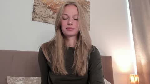 Snapshot of magic_couple13 chatting on September 23, 2025, 1:14 pm Alice online show from September 23, 2025, 1:14 pm