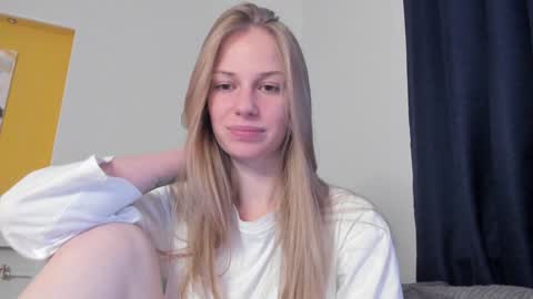 Snapshot of magic_couple13 chatting on November 20, 2025, 1:00 pm Alice online show from November 20, 2025, 1:00 pm