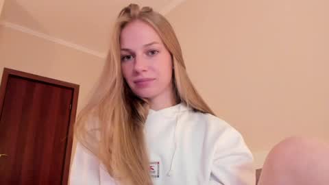 Snapshot of magic_couple13 chatting on November 21, 2025, 3:00 pm Alice online show from November 21, 2025, 3:00 pm