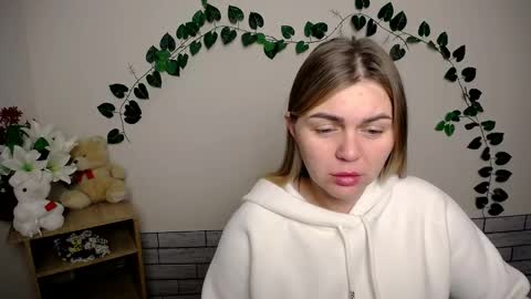 Snapshot of magic_katarina_ chatting on December 9, 2024, 7:17 am magic_katarina_ online show from December 9, 2024, 7:17 am