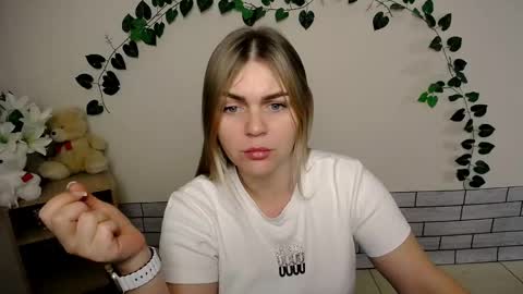 Snapshot of magic_katarina_ chatting on December 26, 2024, 9:44 am magic_katarina_ online show from December 26, 2024, 9:44 am