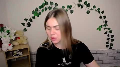 Snapshot of magic_katarina_ chatting on February 3, 2025, 7:18 am magic_katarina_ online show from February 3, 2025, 7:18 am