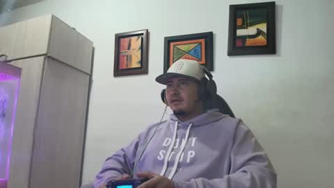 magic_milk23 online show from January 6, 2026, 3:21 am