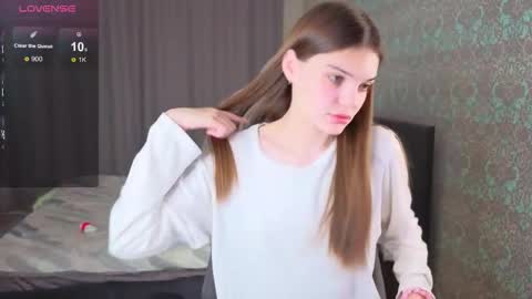 Snapshot of magic_shy chatting on November 20, 2025, 1:28 am Merry online show from November 20, 2025, 1:28 am