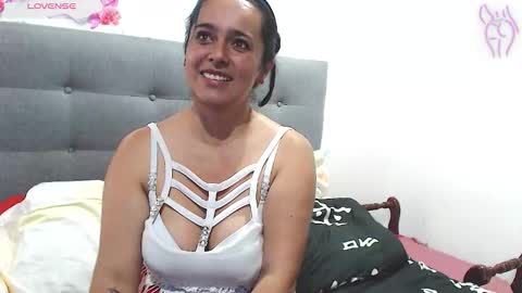 magic_stephany__ online show from March 5, 2026, 1:40 pm