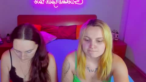 Lili and Bella online show from January 12, 2025, 10:12 am